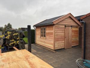 Houten schuur met zadeldak in Bilthoven