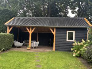 Houten tuinhuis met bergingsruimte